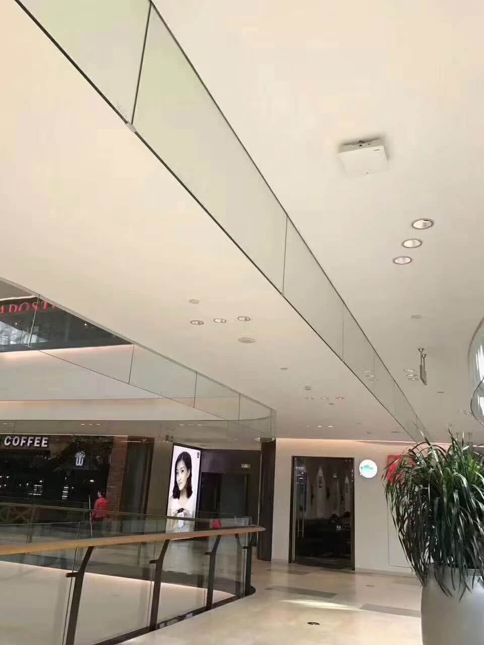 玻璃擋煙垂壁