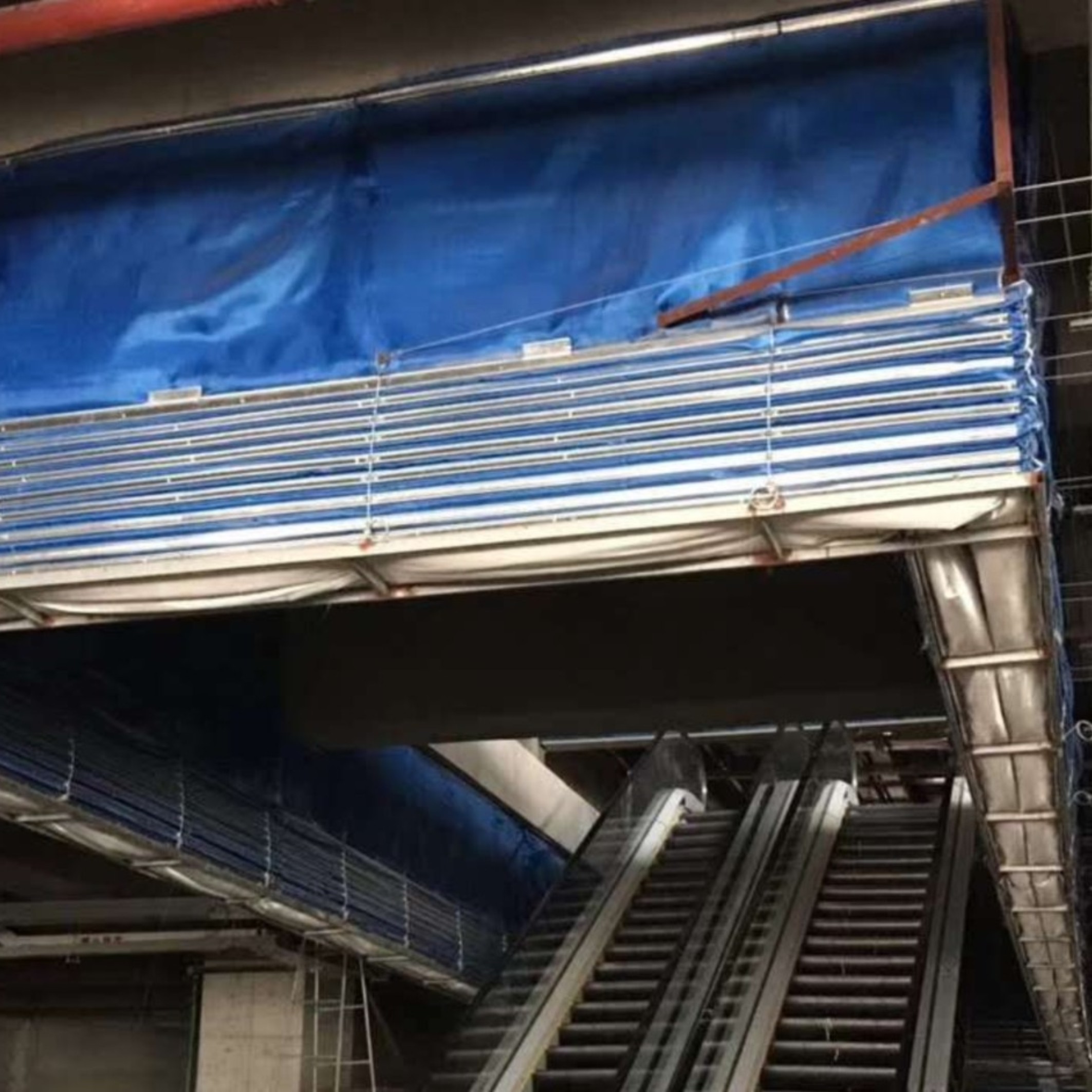 折疊式防火卷簾門(mén)可以使用在電影院?jiǎn)幔? title=